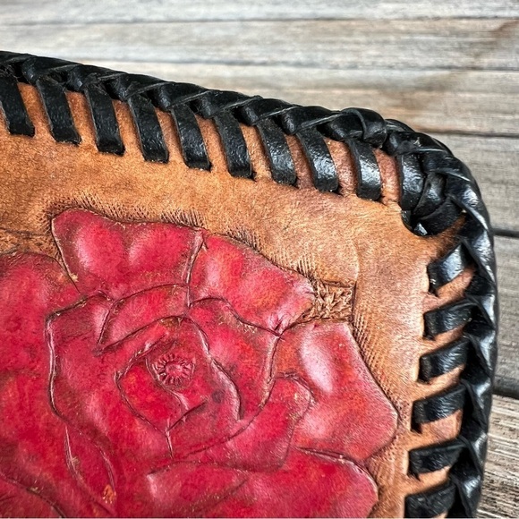 VTG Tooled Leather Boho Wallet Monogram R Whipstitch Trim Multi-Compartmental - Picture 4 of 15